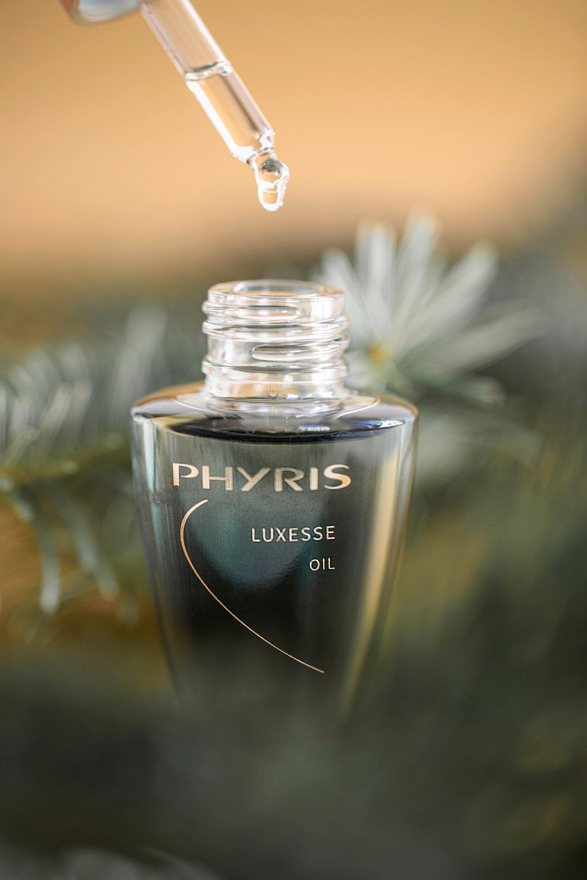 LUXESSE Oil